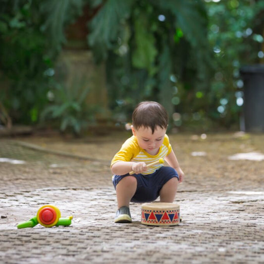 Tobă de jucărie, lemn, roșu, albastru, Plan Toys