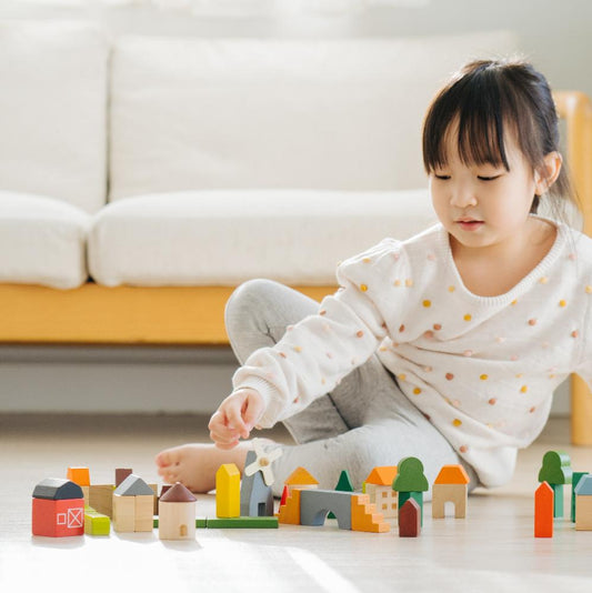 Cuburi de construit din lemn, 45 bucăți multicolore, Plan Toys
