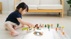 Cuburi de construit din lemn, 45 bucăți multicolore, Plan Toys