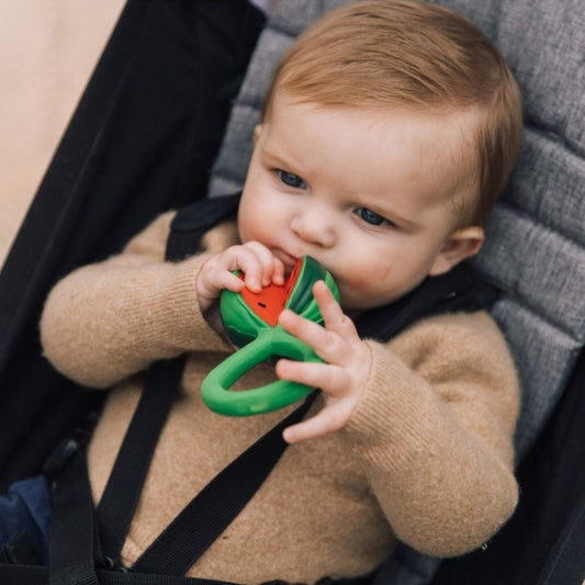 Jucărie dentiție și zornăitoare, cauciuc natural, Pepene Roșu, Oli&Carol