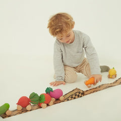 Mașinuță bebeluș, cauciuc natural și lemn, Sfecla Betty, Oli&Carol