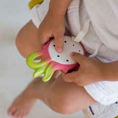 Jucărie dentiție, cauciuc natural, Fructul Dragon Fucsia, Oli&Carol