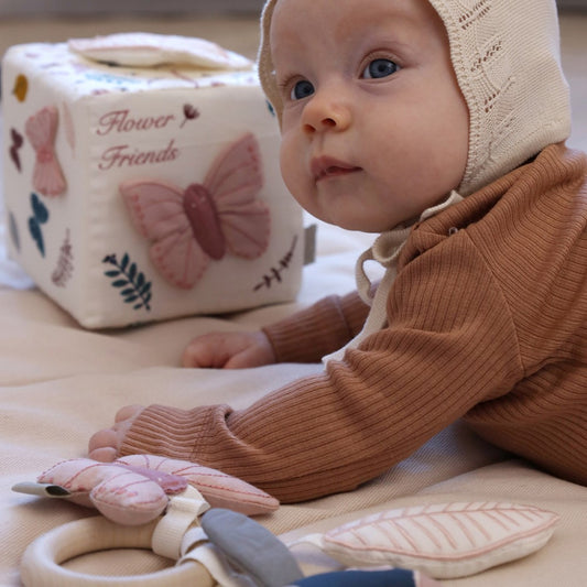 Cub senzorial moale pentru bebeluși, Flower Friends, Cam Cam Copenhagen