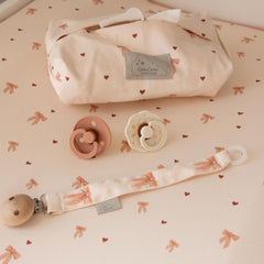 Lanț pentru suzetă brodat, bumbac organic și clips din lemn, 22cm, Bows, Cam Cam Copenhagen