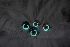 BIBS - Set 2 suzete fosforescente Colour Glow Latex, tetina rotunda, 18 luni +-Sage/Vanilla